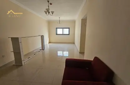 شقة - 3 غرف نوم - 3 حمامات للايجار في مجمع مويلح - تجارية مويلح - الشارقة