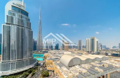 Outdoor Building image for: Apartment - 2 Bedrooms - 3 Bathrooms for sale in Boulevard Point - Downtown Dubai - Dubai, Image 1