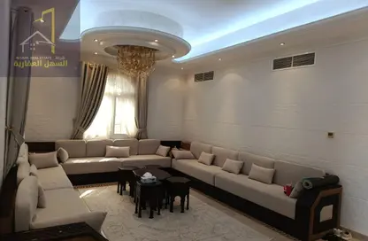 فيلا - 5 غرف نوم - 8 حمامات للبيع في القراين 4 - القراين - الشارقة