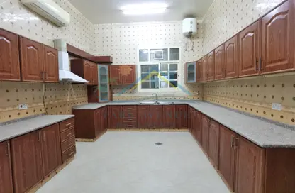 Apartment - 2 Bedrooms - 4 Bathrooms for rent in Shakhbout City - Abu Dhabi