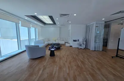 Office Space - Studio - 1 Bathroom for rent in The Burlington - Business Bay - Dubai