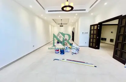 فيلا - 5 غرف نوم - 7 حمامات للايجار في شارع الفلاح - وسط المدينة - أبوظبي