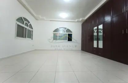 شقة - 1 حمام للايجار في مركز محمد بن زايد - مدينة محمد بن زايد - أبوظبي