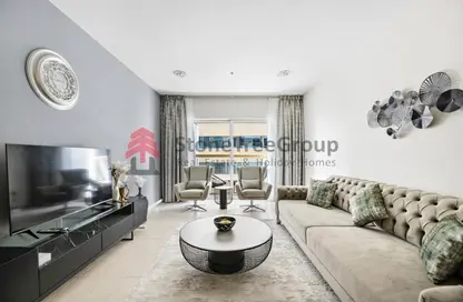 Living Room image for: Apartment - 1 Bedroom - 1 Bathroom for rent in Elite Residence - Dubai Marina - Dubai, Image 1