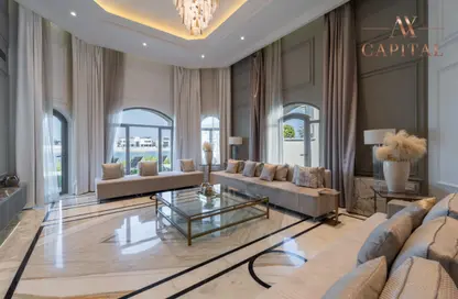 Living Room image for: Villa - 4 Bedrooms - 5 Bathrooms for rent in Garden Homes Frond O - Garden Homes - Palm Jumeirah - Dubai, Image 1