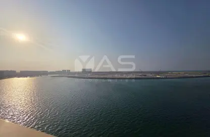 شقة - 2 غرف نوم - 3 حمامات للايجار في 18B البحيرة - لاجون - ميناء العرب - راس الخيمة - رأس الخيمة