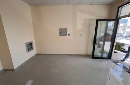 Shop - Studio for rent in Muweileh Community - Muwaileh Commercial - Sharjah
