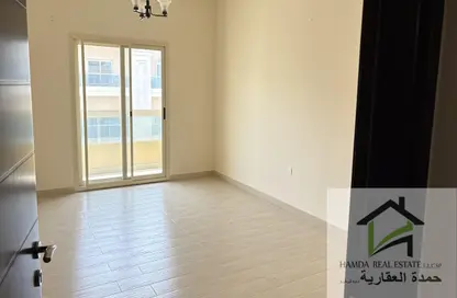 شقة - غرفة نوم - 2 حمامات للايجار في مجمع مويلح - تجارية مويلح - الشارقة