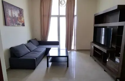 شقة - غرفة نوم - 2 حمامات للايجار في عزيزي بلازا - الفرجان - دبي