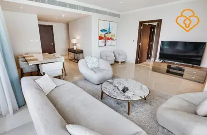 Living / Dining Room image for: Apartment - 3 Bedrooms - 4 Bathrooms for rent in The Residences JLT - Jumeirah Lake Towers - Dubai, Image 1