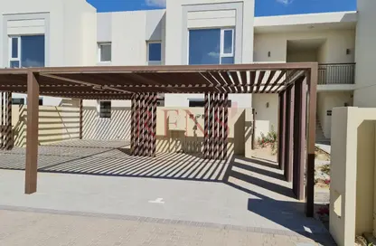 تاون هاوس - 2 غرف نوم - 2 حمامات للايجار في أوربان ستاكد هاوس بلوك ١٨ - اعمار الجنوبية - دبي الجنوب (مركز دبي العالمي) - دبي