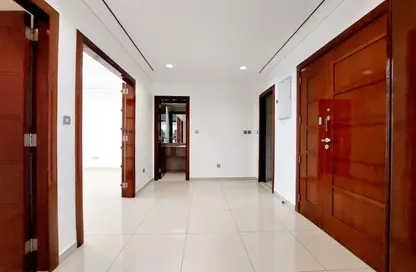شقة - 2 غرف نوم - 4 حمامات للايجار في كريسنت 1 - ابراج كريسنت - الخالدية - أبوظبي