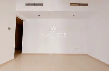 Empty Room image for: Apartment - 1 Bedroom - 1 Bathroom for rent in Sharjah 555 Tower - Al Khan Corniche - Al Khan - Sharjah, Image 1