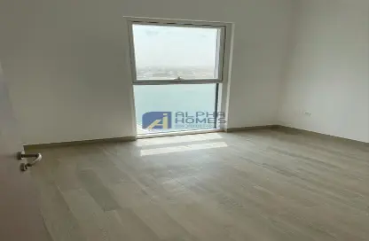 Empty Room image for: Apartment - 3 Bedrooms - 4 Bathrooms for sale in Waters Edge - Yas Island - Abu Dhabi, Image 1