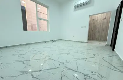شقة - 3 غرف نوم - 4 حمامات للايجار في مدينة الرياض - أبوظبي