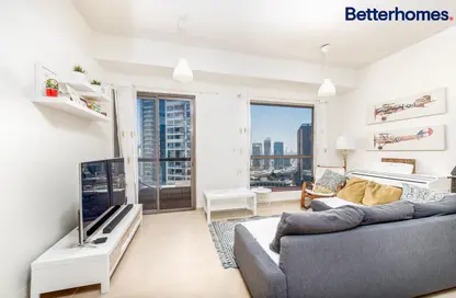 Living Room image for: Apartment - 1 Bedroom - 2 Bathrooms for sale in Bahar 6 - Bahar - Jumeirah Beach Residence - Dubai, Image 1