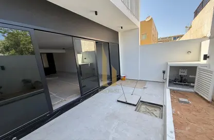 Villa - 4 Bedrooms - 4 Bathrooms for rent in Jumeirah 1 Villas - Jumeirah 1 - Jumeirah - Dubai