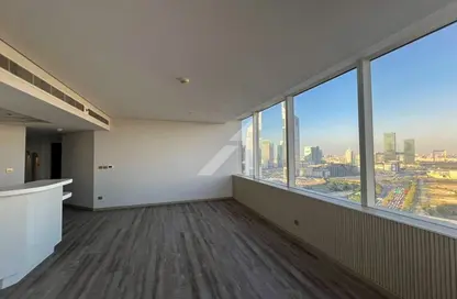 صورة لـ غرفة فارغة شقة - 2 غرف نوم - 3 حمامات للايجار في سكاي جاردنز - مركز دبي المالي العالمي - دبي ، صورة رقم 1