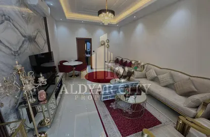 فيلا - 4 غرف نوم - 7 حمامات للايجار في الحليو 1 - الحليو - عجمان