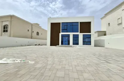Villa - 5 Bedrooms - 6 Bathrooms for rent in Madinat Al Riyad - Abu Dhabi