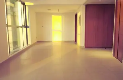 شقة - 1 حمام للايجار في برج المرجان - دانة بو ظبي - أبوظبي