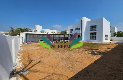 Villa - 4 Bedrooms - 4 Bathrooms for rent in Jumeirah 3 Villas - Jumeirah 3 - Jumeirah - Dubai