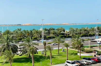 شقة - 4 غرف نوم - 5 حمامات للايجار في برج ال 3 أشرعة - شارع الكورنيش - أبوظبي