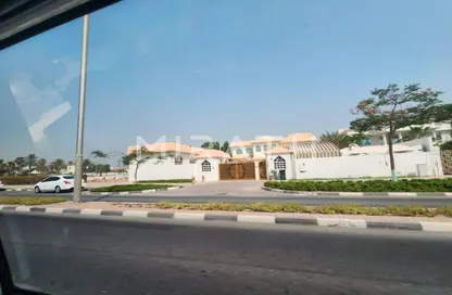Villa - Studio - 2 Bathrooms for rent in Jumeirah 1 Villas - Jumeirah 1 - Jumeirah - Dubai