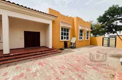 Townhouse - 3 Bedrooms - 2 Bathrooms for rent in Shakhbout City - Abu Dhabi