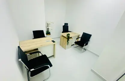 Office Space - Studio - 1 Bathroom for rent in Red Avenue - Al Garhoud - Dubai