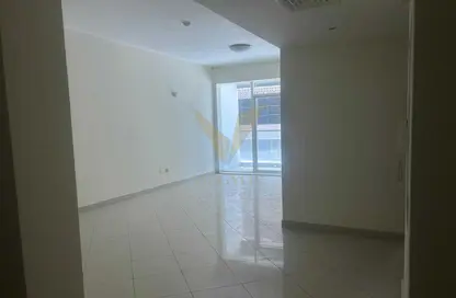 Apartment - 2 Bedrooms - 3 Bathrooms for sale in Hub Canal 2 - Hub-Golf Towers - Dubai Sports City - Dubai