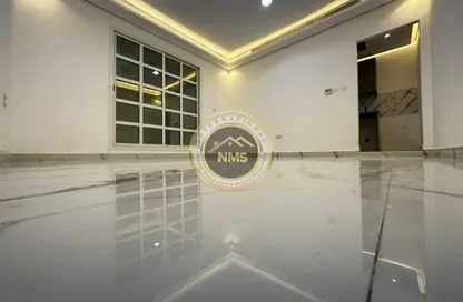 شقة - غرفة نوم - 1 حمام للايجار في المشرف - أبوظبي