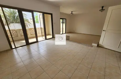 فيلا - 3 غرف نوم - 4 حمامات للايجار في الحدائق - دبي