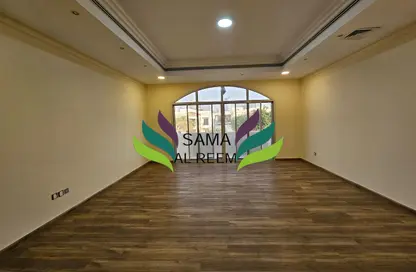 Villa - 4 Bedrooms - 4 Bathrooms for rent in Jumeirah 1 Villas - Jumeirah 1 - Jumeirah - Dubai