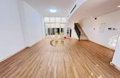 فيلا - 3 غرف نوم - 5 حمامات للايجار في الضاحية 13 - قرية جميرا الدائرية - دبي