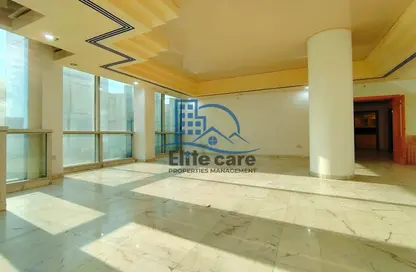 Apartment - 3 Bedrooms - 4 Bathrooms for rent in Baynuna Tower 2 - Corniche Road - Abu Dhabi