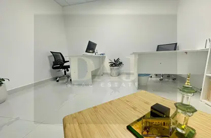 مكتب - استوديو - 1 حمام للايجار في أسبن - شارع الشيخ زايد - دبي