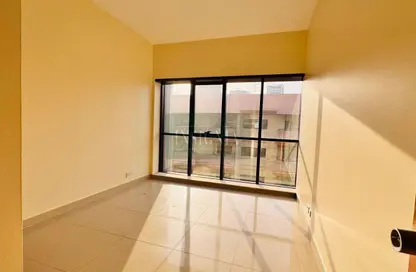 Apartment - 4 Bedrooms - 5 Bathrooms for rent in Golden Sands 4 - Mankhool - Bur Dubai - Dubai