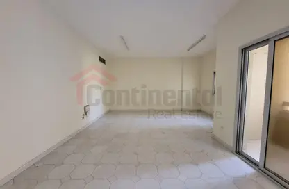 Empty Room image for: Apartment - 2 Bedrooms - 2 Bathrooms for rent in Al Soor - Al Qasimia - Sharjah, Image 1