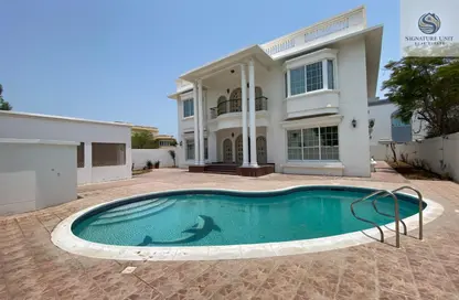 Villa - 5 Bedrooms - 6 Bathrooms for rent in Umm Suqeim 1 - Umm Suqeim - Dubai