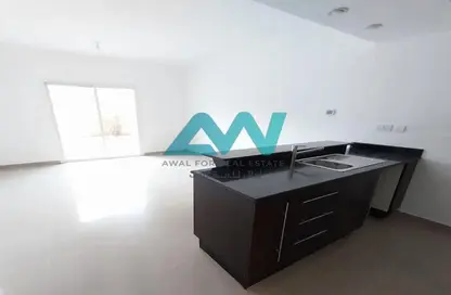 Villa - 2 Bedrooms - 3 Bathrooms for rent in Contemporary Style - Al Reef Villas - Al Reef - Abu Dhabi