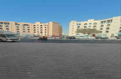 متجر - استوديو - 1 حمام للايجار في M06 - طراز فارسي - المدينة الدولية - دبي