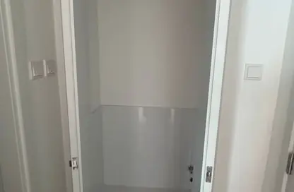 شقة - غرفة نوم - 1 حمام للايجار في أبتاون الزاهية - الزاهية - تجارية مويلح - الشارقة شقة - غرفة نوم - 1 حمام للايجار في أبتاون الزاهية - الزاهية - تجارية مويلح - الشارقة