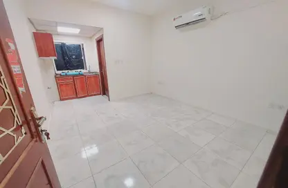 Apartment - Studio - 1 Bathroom for rent in Muweileh Community - Muwaileh Commercial - Sharjah