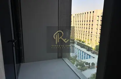 شقة - غرفة نوم - 1 حمام للايجار في الطراز - حي نسيج - الجادة - الشارقة