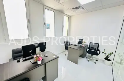 Co-working space - Studio - 1 Bathroom for rent in Red Avenue - Al Garhoud - Dubai