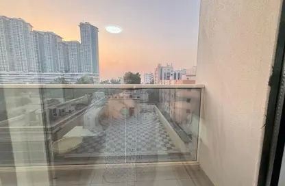 شقة - 2 غرف نوم - 3 حمامات للايجار في مساكن كورنيش عجمان - طريق كورنيش عجمان - عجمان