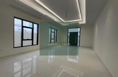 صورة لـ غرفة فارغة فيلا - 5 غرف نوم للايجار في وادي الشبك - دبي ، صورة رقم 1