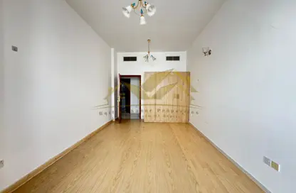 Apartment - 1 Bedroom - 1 Bathroom for rent in Al Karama Sqaure - Al Karama - Dubai