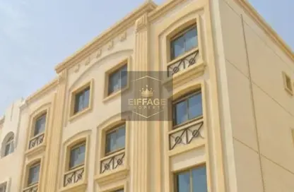 عمارة بالكامل - 8 غرف نوم - 8 حمامات للبيع في مجمع مويلح - تجارية مويلح - الشارقة